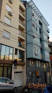 Izuzetna lokacija.Jednosoban stan sa terasom 36m2, Đeram pijaca